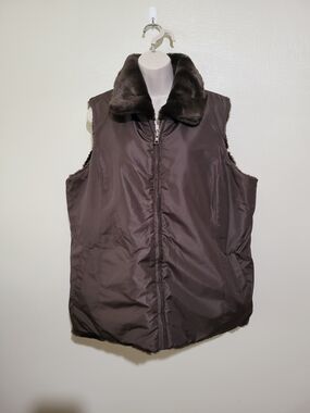 Liz Claiborne Reversable Puffer Vest